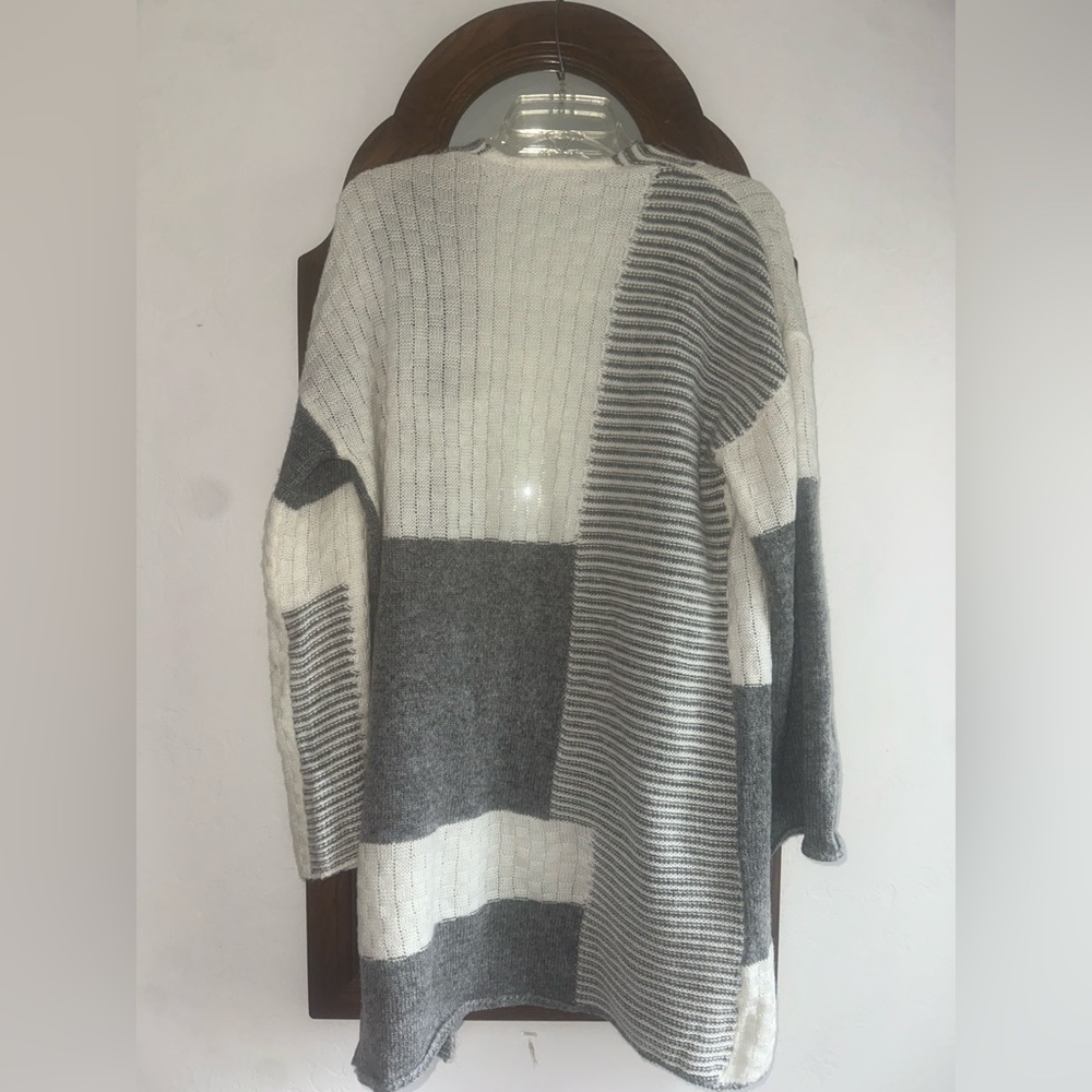Hem & Thread Gray and Cream Colorblock Cardigan - Picture 2 of 3
